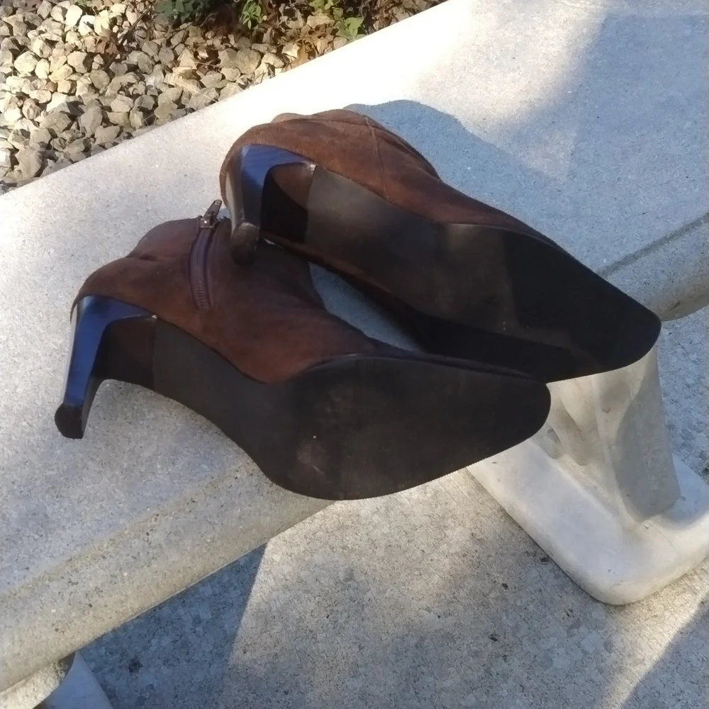 Splash Brown Suede Ankle Fashion Boots, size 7.5-8